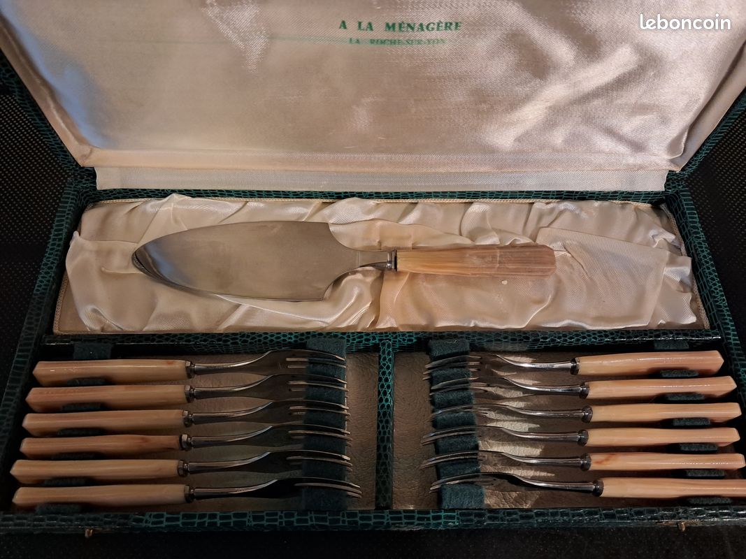 Service à gâteau dans son écrin (image 2)