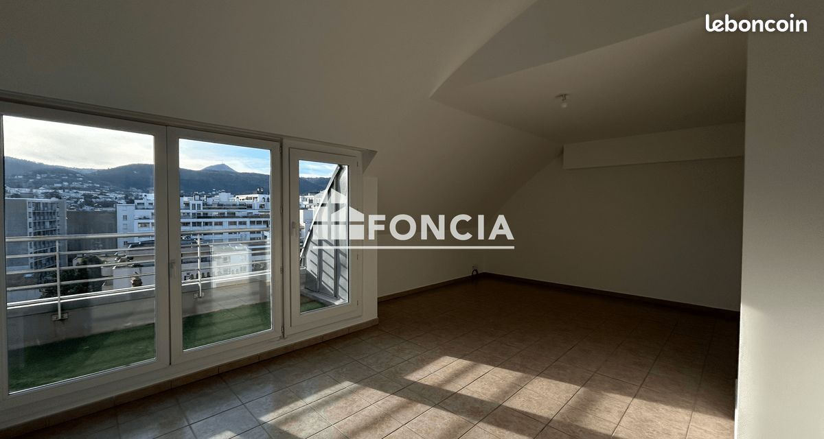 Appartement 5 pièces 101 m² · à Clermont-Ferrand · 101 m² · 1 090 €