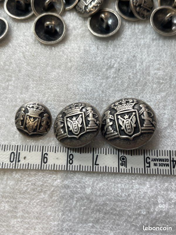 Lot De 6 Boutons Vintage épais Bleu Avec Finition Argentée - Diamètre 2,6 Cm, Référence 4556 - Occasion