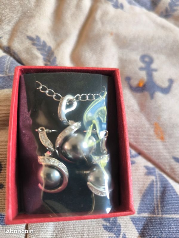 Parure de bijoux (image 2)