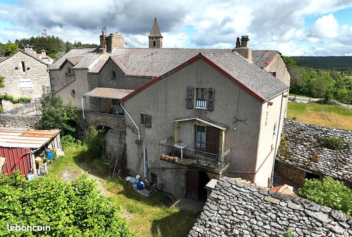 Maison 3 pièces 72 m² · à Saint-André-de-Vézines · 72 m² · 62 000 €