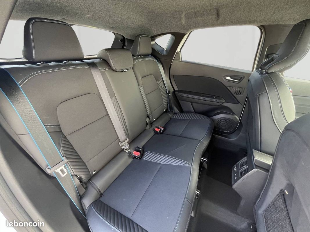 RENAULT Captur E-Tech full hybrid 145 ch esprit Alpine (image 9)