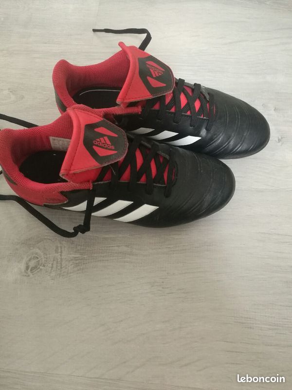 Paire de baskets de foot à crampons (image 2)