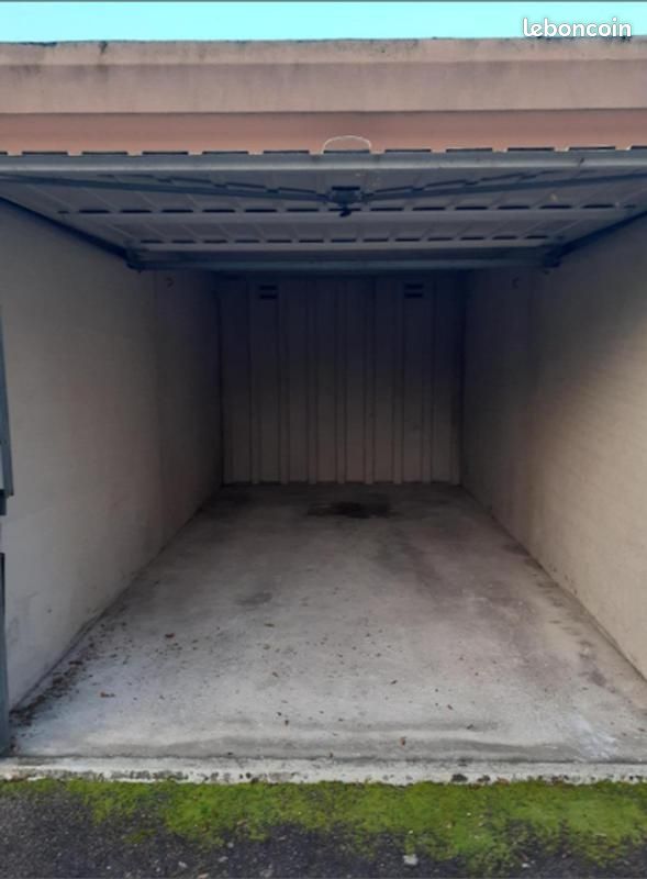 Parking 15 m² · à Dijon · 15 m² · 68 €/mois