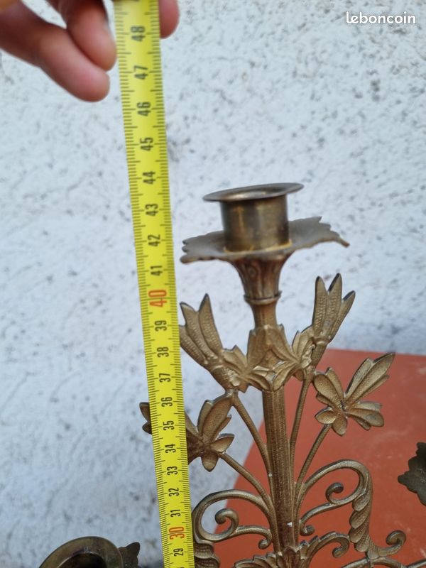 Grand bougeoir ancien en verre incolore taillé