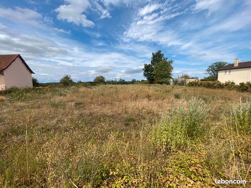 Terrain 1942 m² · à Brienne · 1 942 m² · 25 000 €