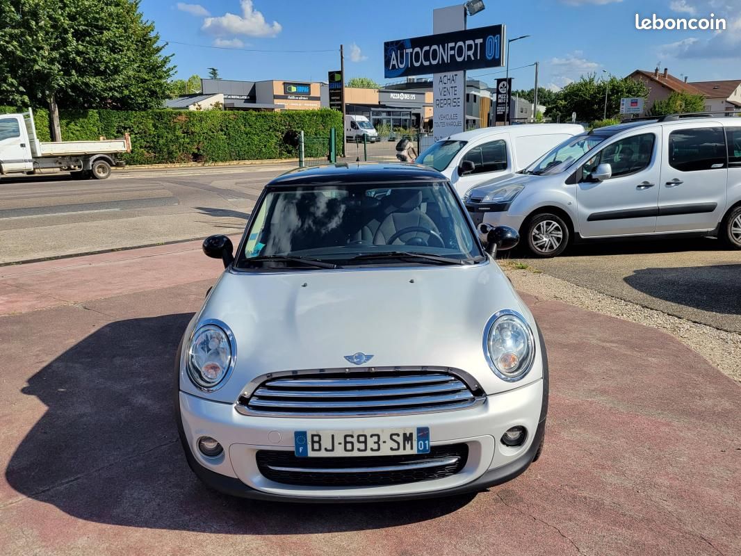 Mini COOPER D (image 1)