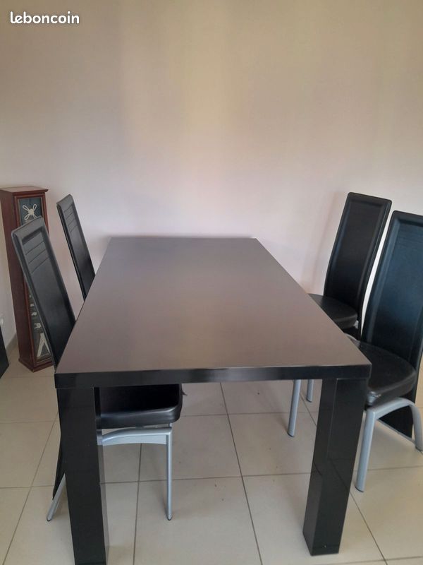 Table et Chaises (image 3)