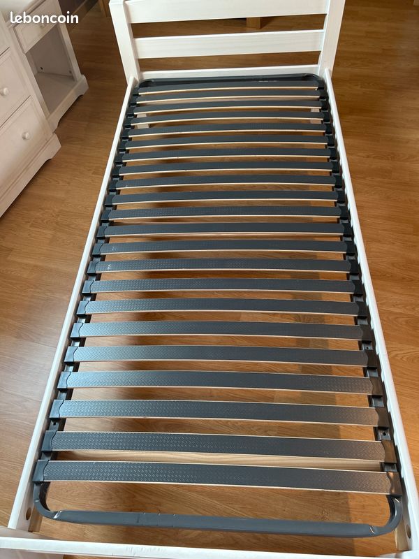 Lit + sommier + table de nuit + commode (image 6)
