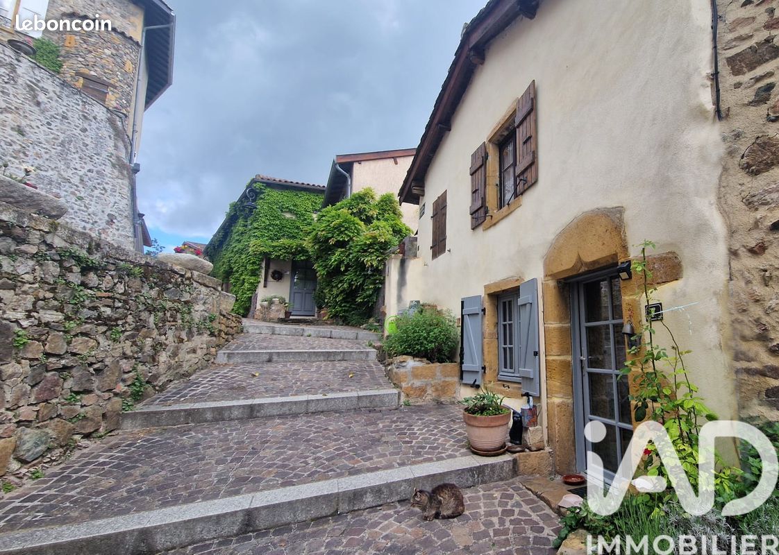 Appartement 2 pièces 100 m² · à Ternand · 100 m² · 175 000 €