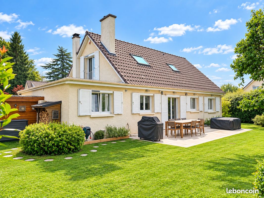Maison 5 pièces 132 m² · à Le Mesnil-Saint-Denis · 132 m² · 499 000 €