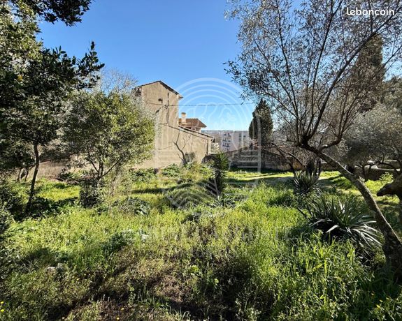 Terrain 780 m² Nîmes