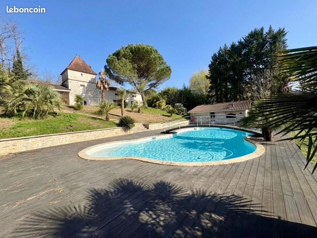 Maison 6 pièces 328 m² · à Saint-Hilaire-de-Lusignan · 328 m² · 606 625 €