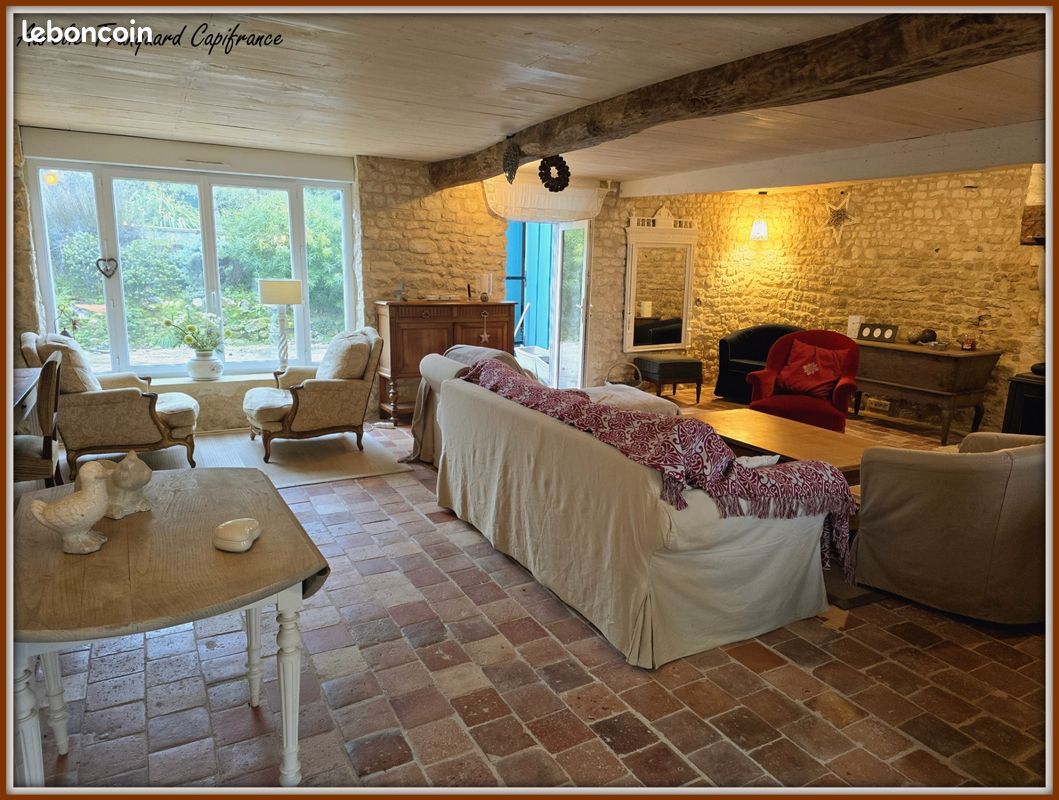 Maison 4 pièces 140 m² · à Antezant-la-Chapelle · 140 m² · 225 000 €