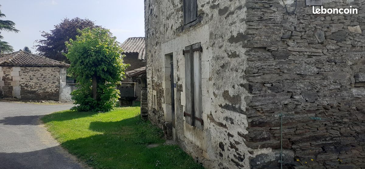 Maison 2 pièces 135 m² · à Montemboeuf · 135 m² · 25 000 €