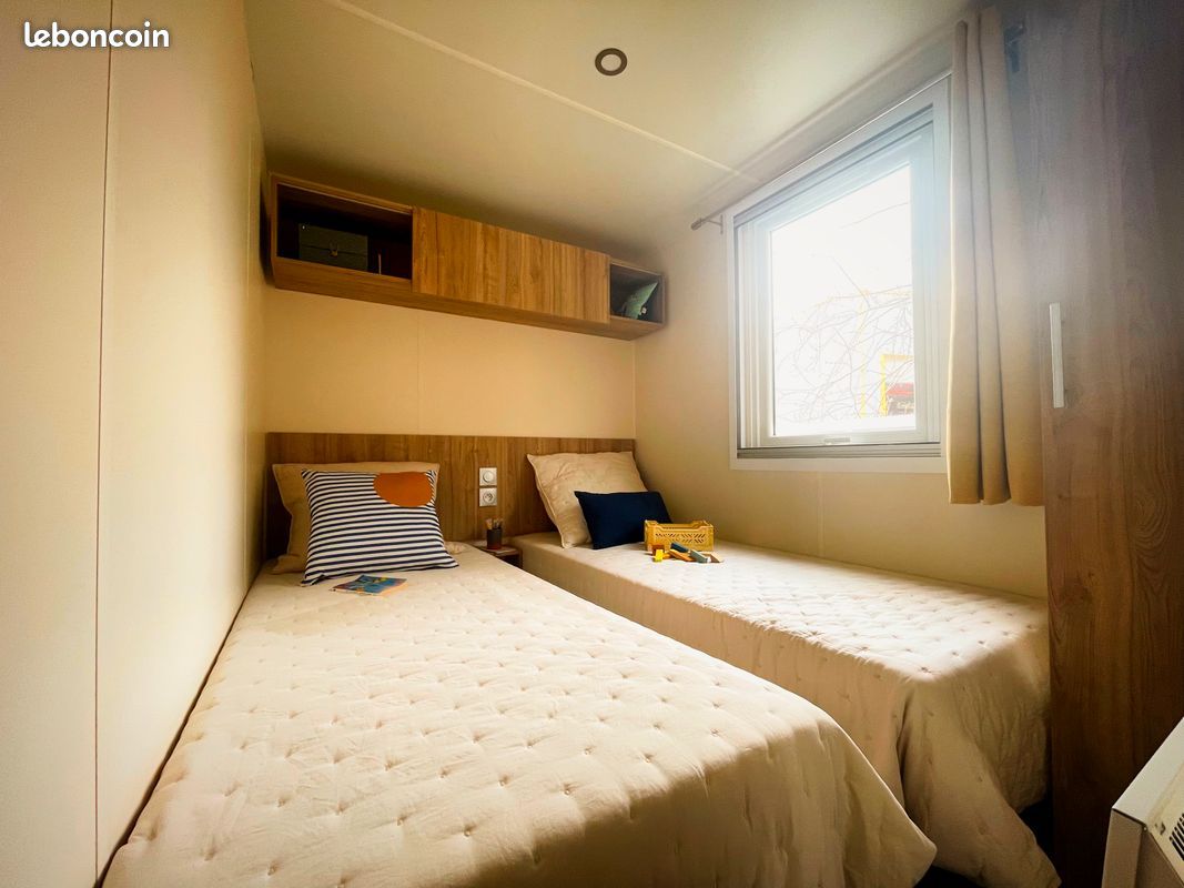 NOUVEAUTE MOBIL HOME RESIDENTIEL NEUF IRM VIOLETTE 3CH 2S 2WC 2026 ( 10.65M x 4M) ISOLATION RENFORCEE, RADIATEURS, STORES OCCULTANTS ET MOUSTIQUAIRES (image 6)