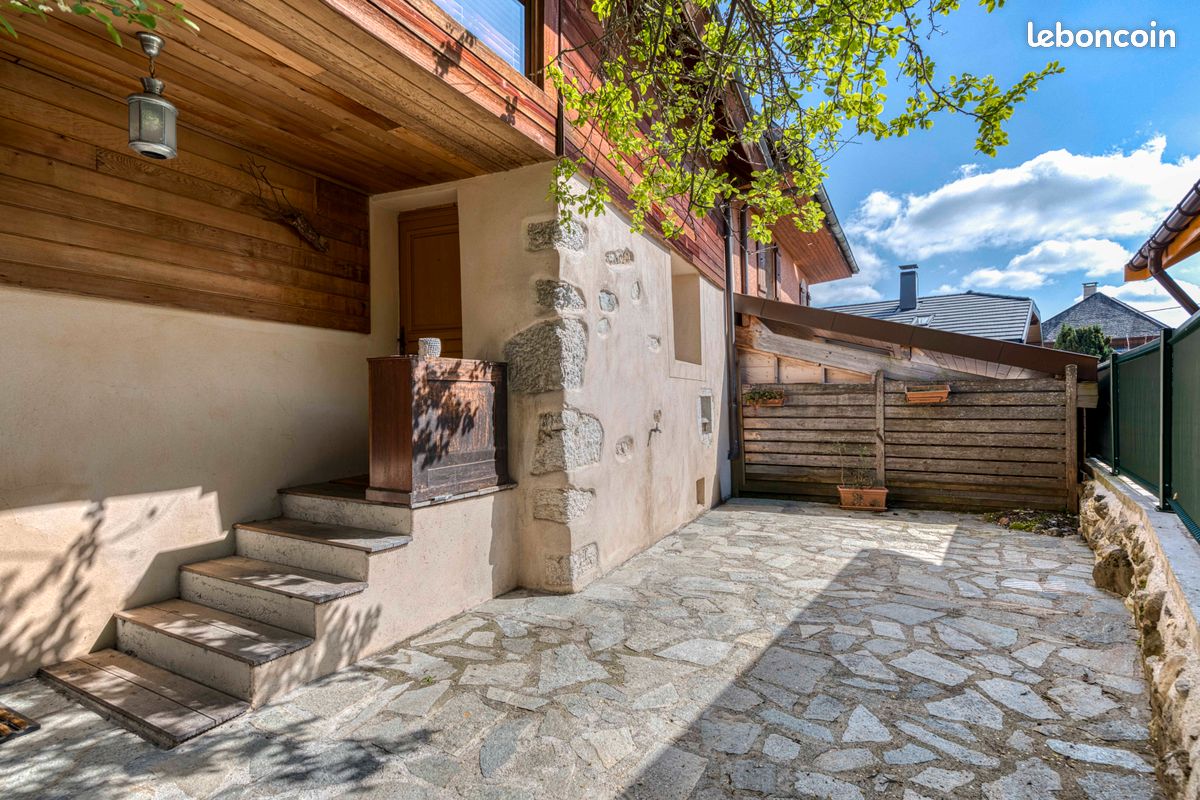 Maison 5 pièces 85 m² · à Poisy · 84,6 m² · 468 000 €