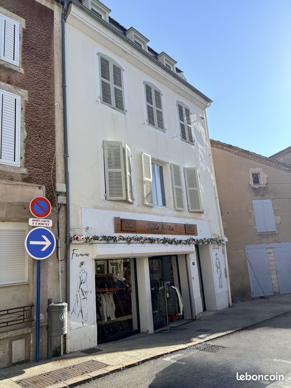 Maison 6 pièces 222 m² · à Gannat · 222 m² · 121 900 €