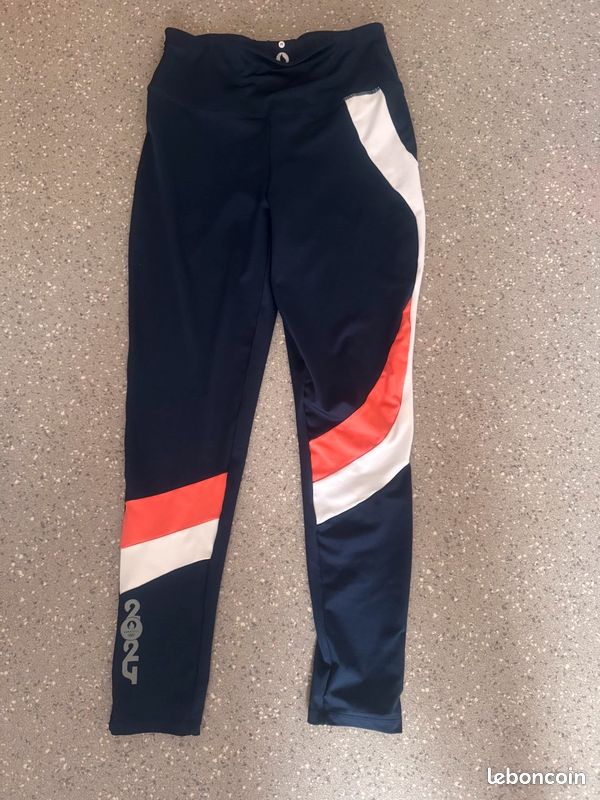 Un pantalon sportive femmes taille:M Vêtements