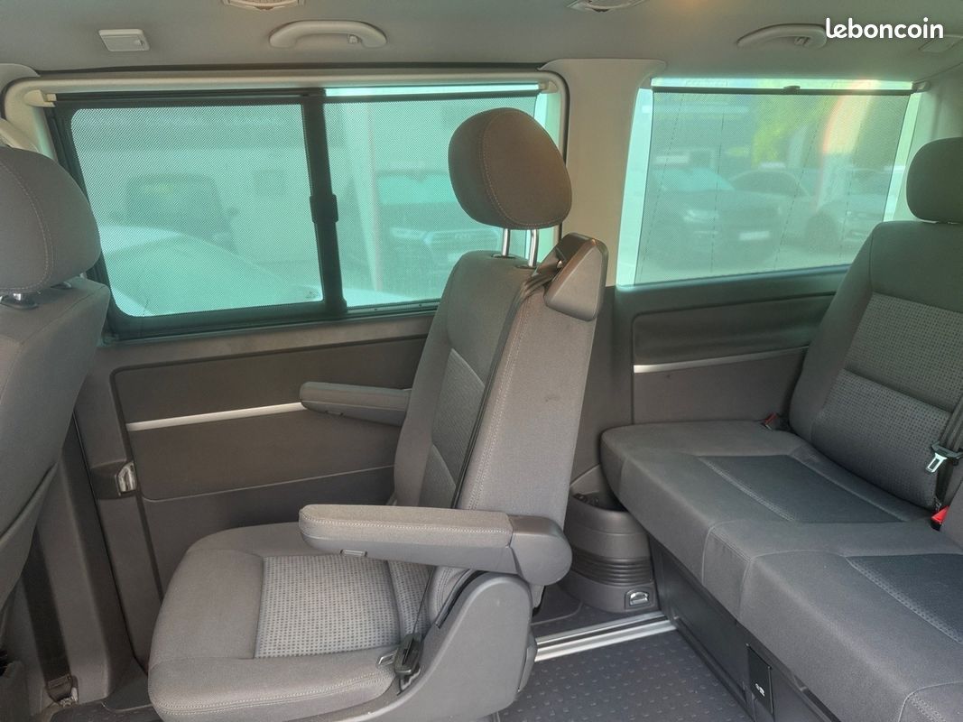 VOLKSWAGEN MULTIVAN 2.5 TDI 130 sièges chauffants carplay clim 3 zones garantie 12 mois (image 18)