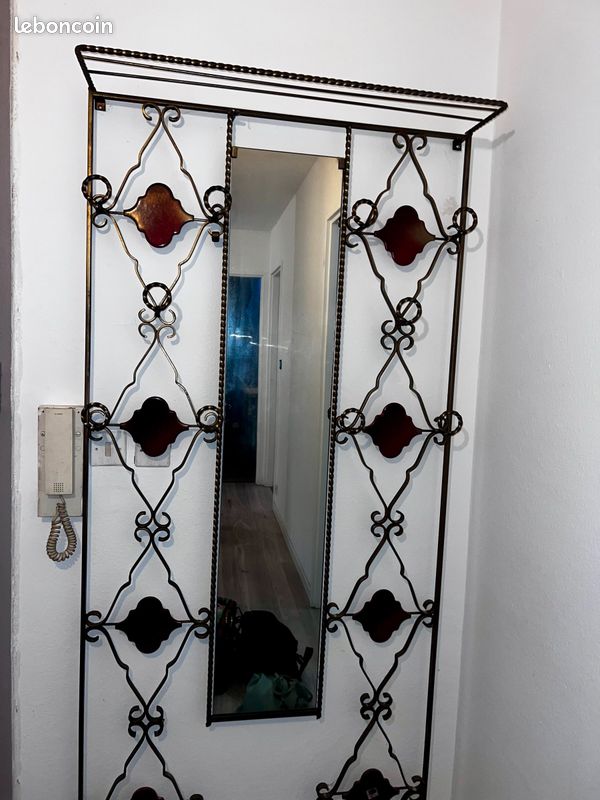Grand miroir en fer forgé (image 2)