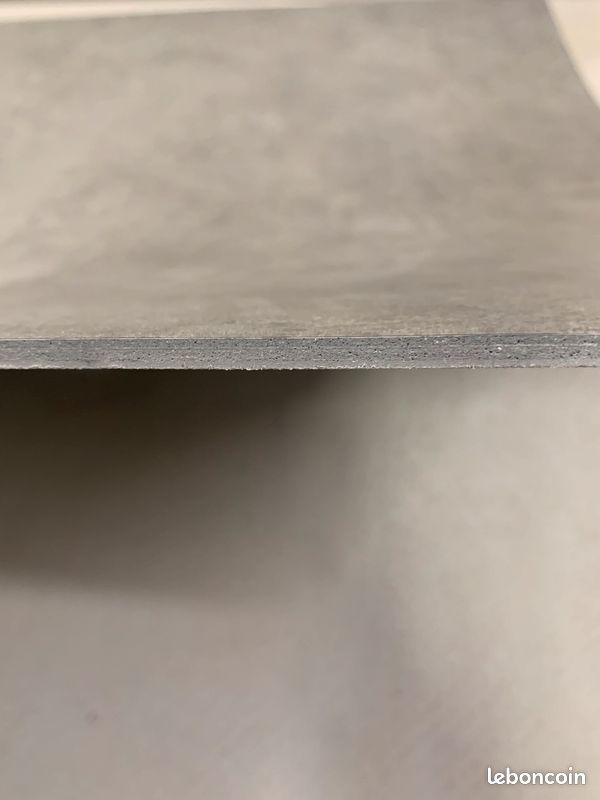 Grande dalles neuves PVC imitation béton ciré 22 m2 (image 2)