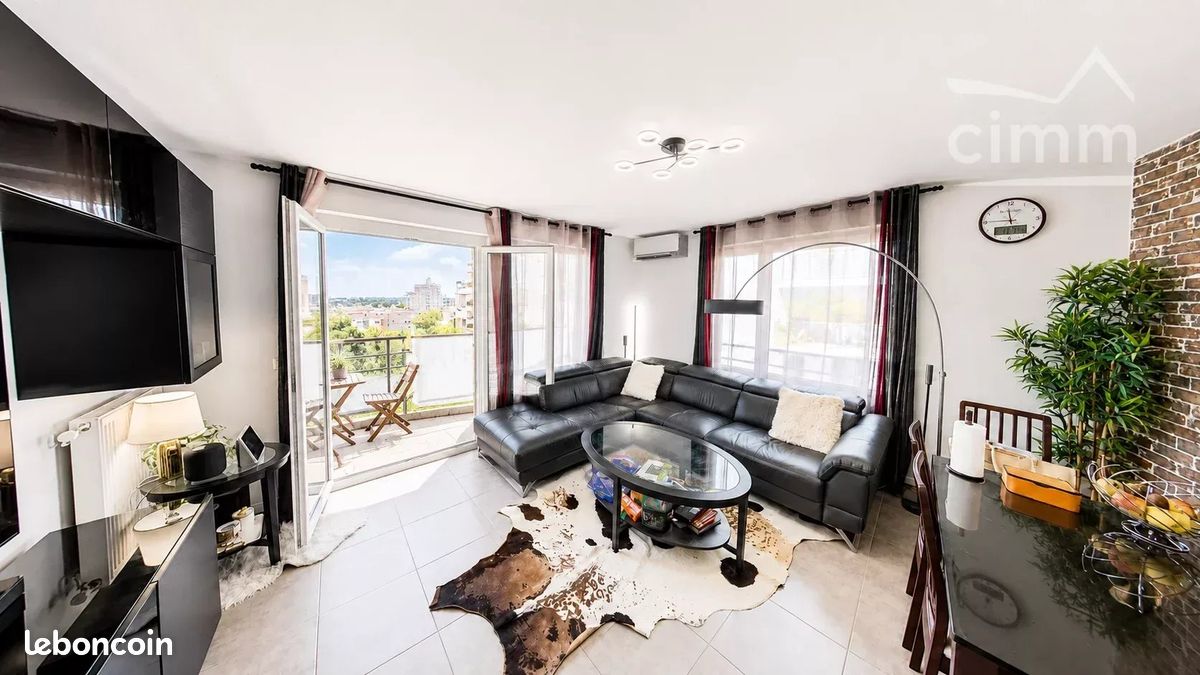 Appartement 4 pièces 82 m² · à Vaulx-en-Velin · 82 m² · 299 000 €