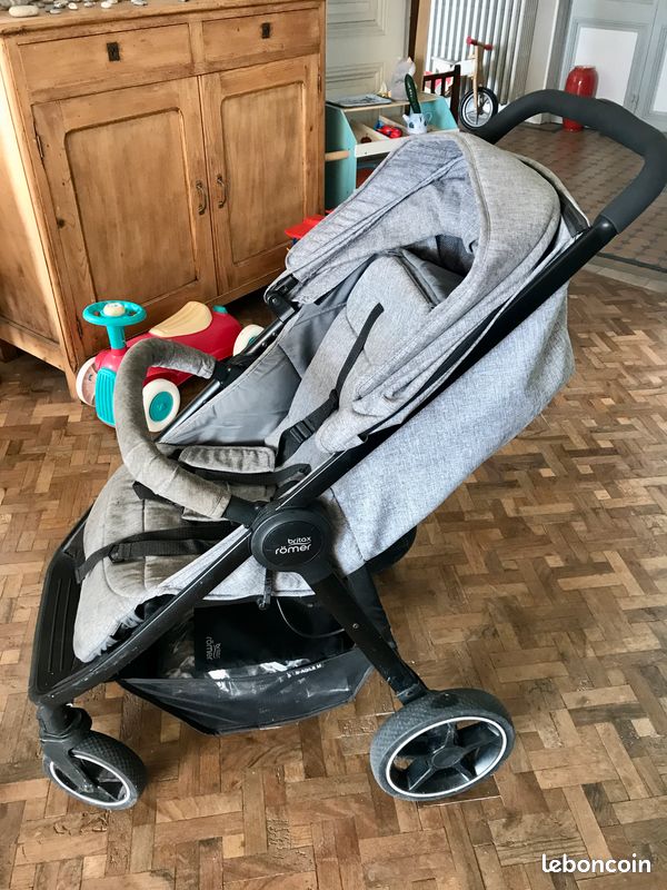 Poussette Romer Britax B Agile M gris et accessoires (image 1)