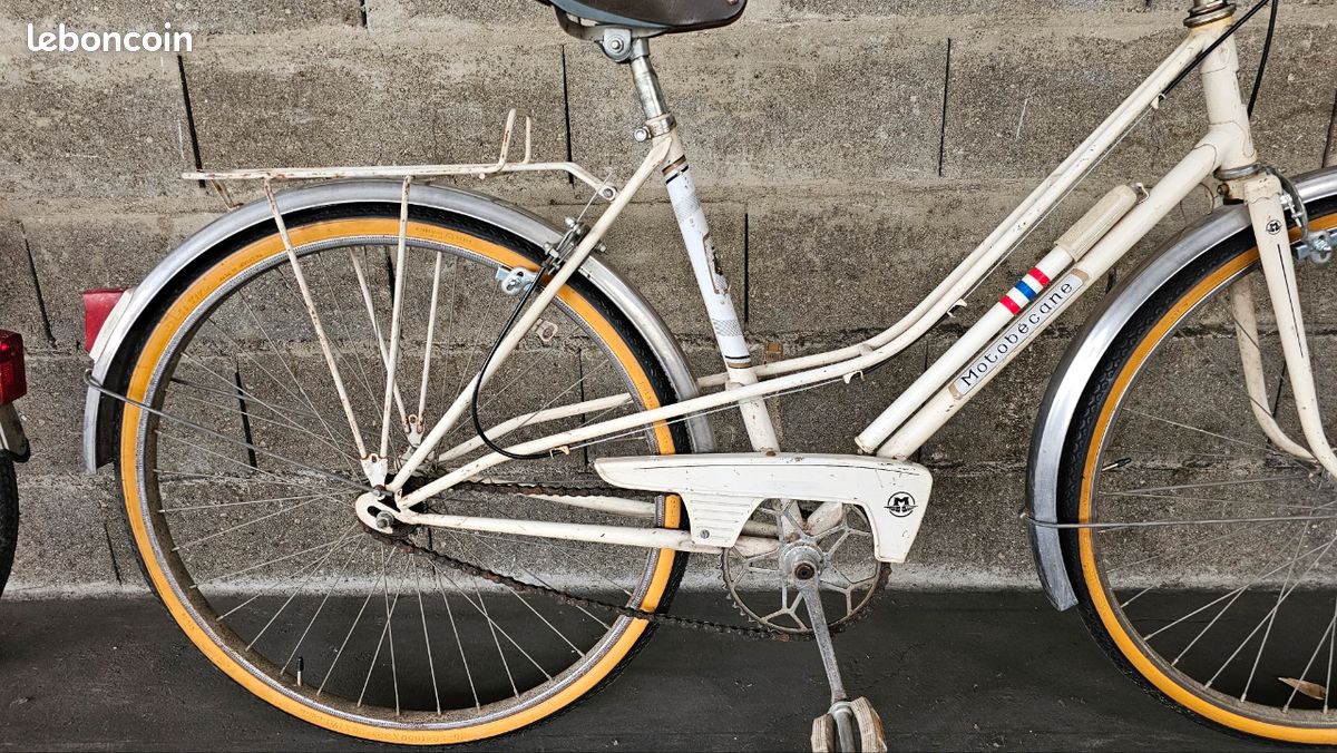 catalogue MOTOBECANE avrl 1981 + tarfs des vélos