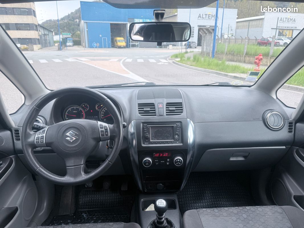 Suzuki SX4 2.0 DDIS 135 GLX 4X4 (image 9)