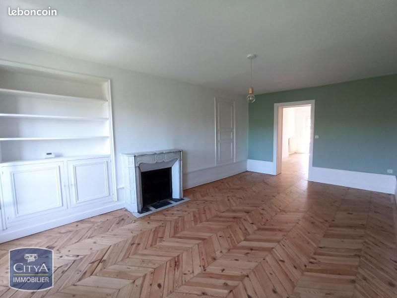 Appartement 3 pièces 120 m² · à Clermont-Ferrand · 120 m² · 970 €