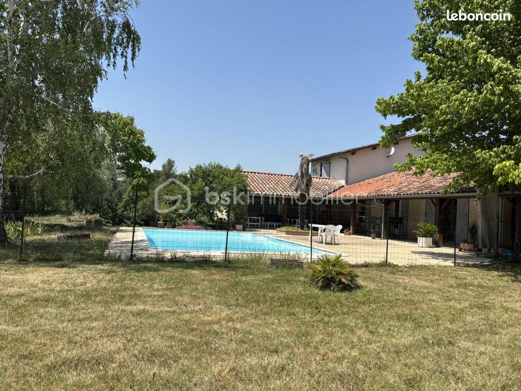 Maison 7 pièces 270 m² · à Lavaur · 270 m² · 373 500 €