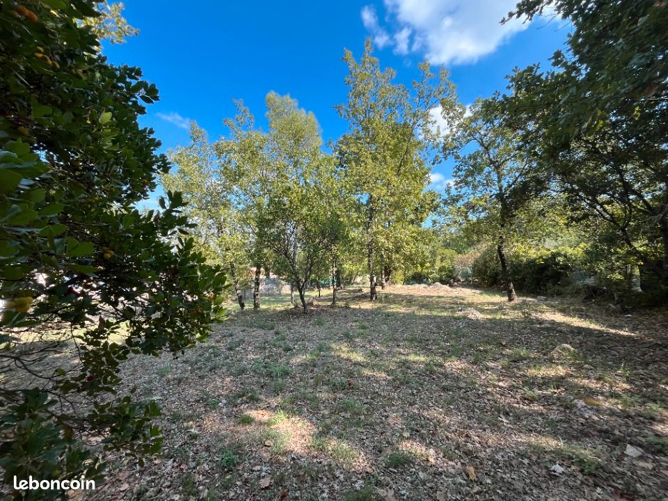 Terrain 1 005 m² La Celle · 158 000 €