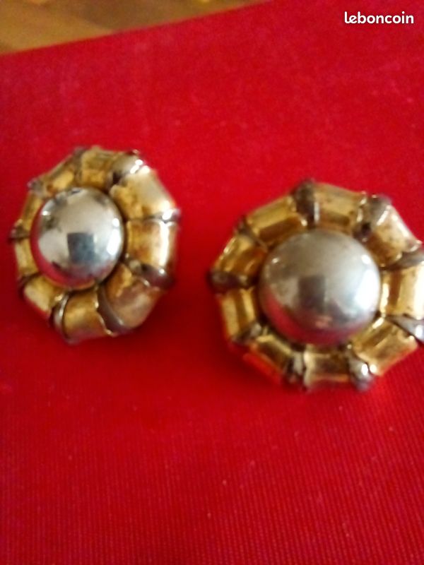 Boucles d'oreilles annees 70 (image 1)