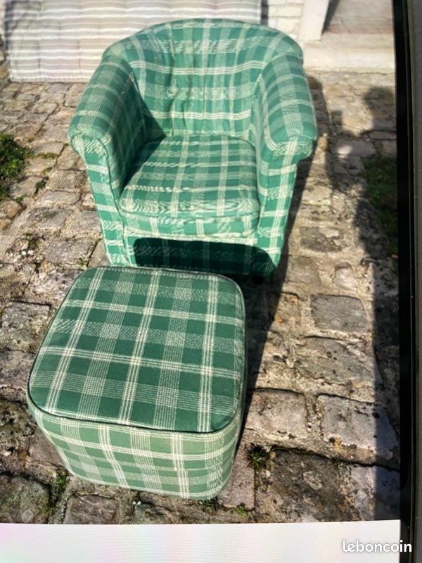 Fauteuil et repose pied (image 2)