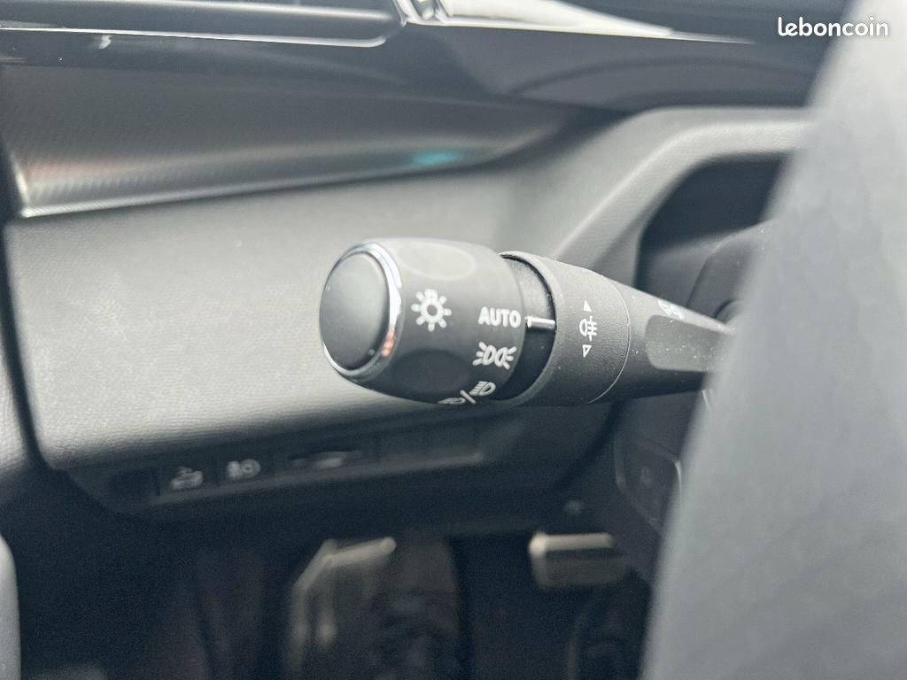 Peugeot 308 SW ELECTRIQUE 54 kWh 156ch GT (image 24)
