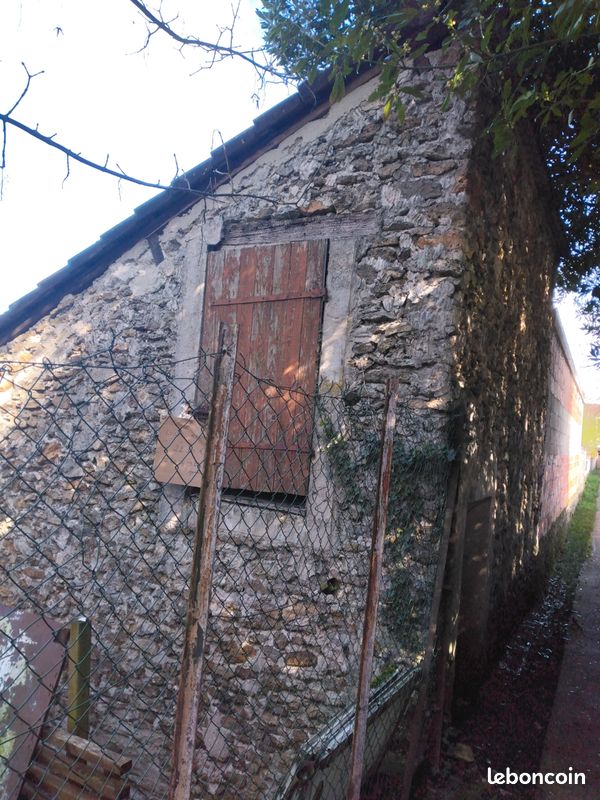 Local commercial 1 pièce 11 m² · à Tournan-en-Brie · 11 m² · 22 000 €