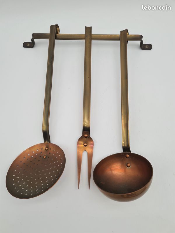 Ustensiles en cuivre et laiton, avec barre support, Déco cuisine Vintage - J38 (image 1)