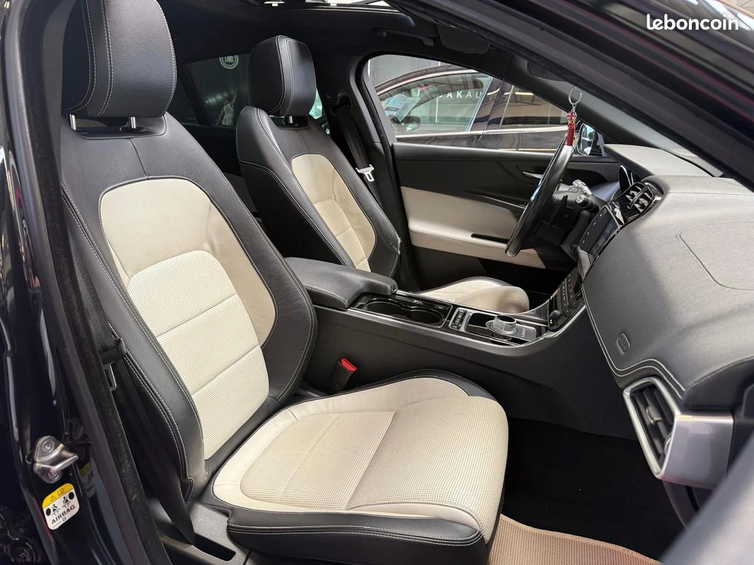 Jaguar xe r-sport 2.0 180 bva (image 20)