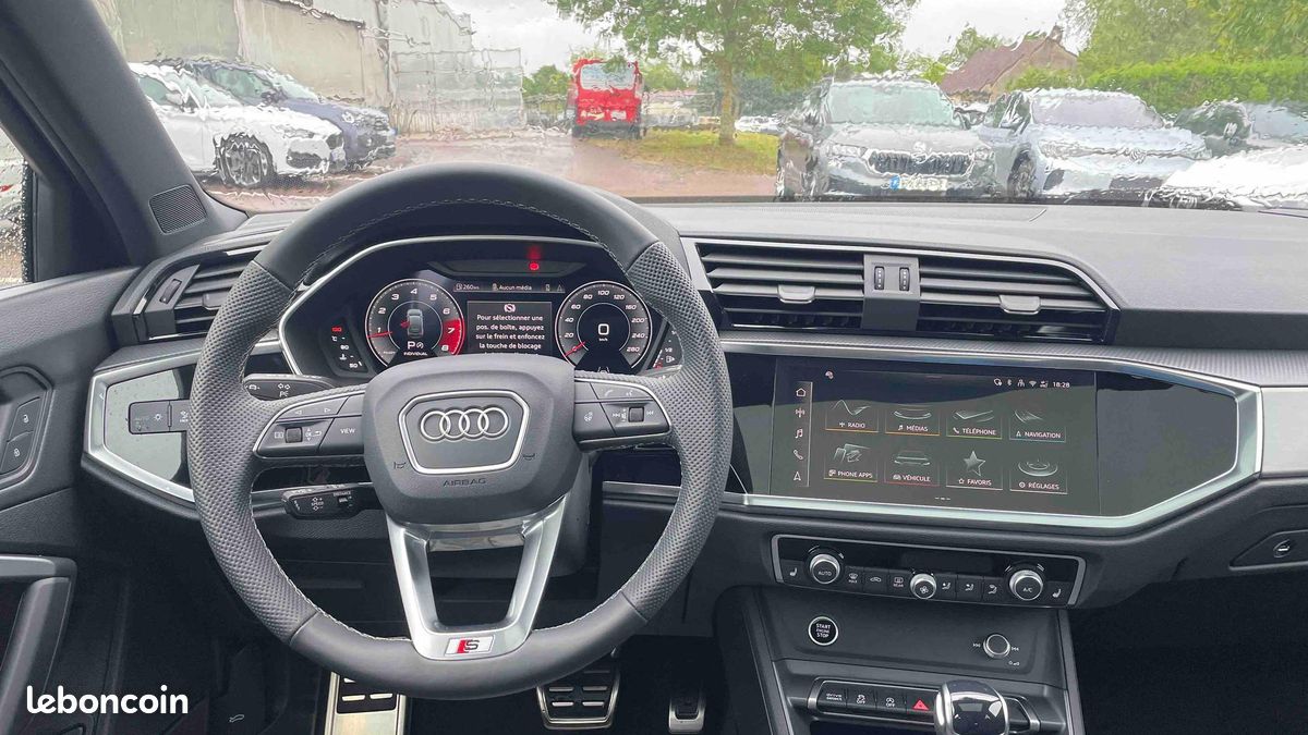AUDI Q3 Sportback 35 TFSI 150 ch S tronic 7 S line (image 9)