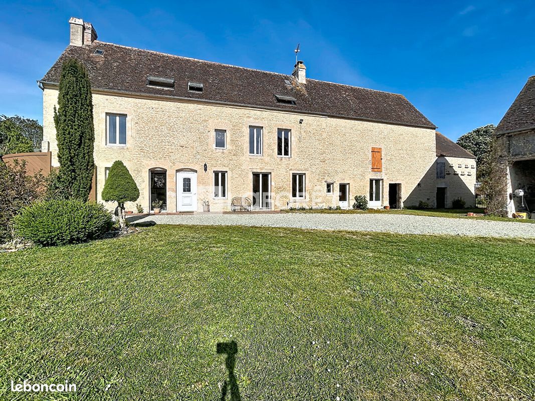 Maison 7 pièces 204 m² · à Falaise · 204 m² · 265 000 €