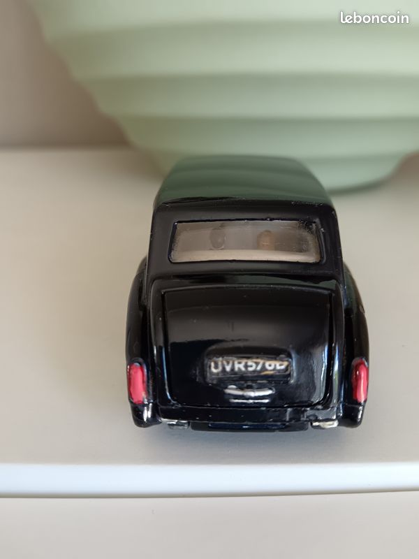 Dinky Toys N°198 – Rolls Royce Phantom V Park Ward 1959 – Limousine Miniature – Sans Boîte