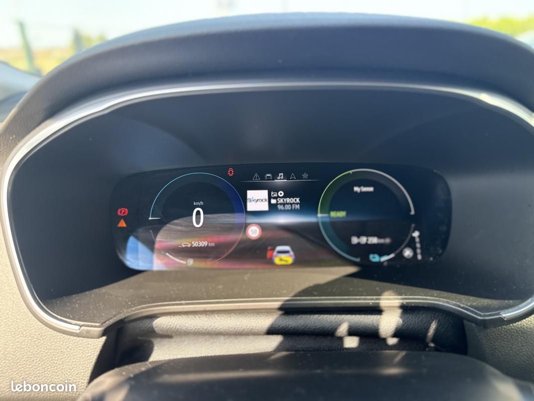 Renault Mégane 4 PHASE 2 1.6 E-TECH PLUG-IN HYBRID 160 TECHNO (image 22)