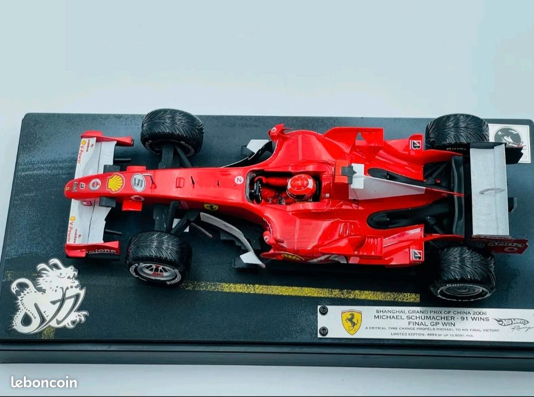 HOT WHEELS 1/18 Ferrari F2002 1 Michael Schumacher Avec Bonus Easy 80