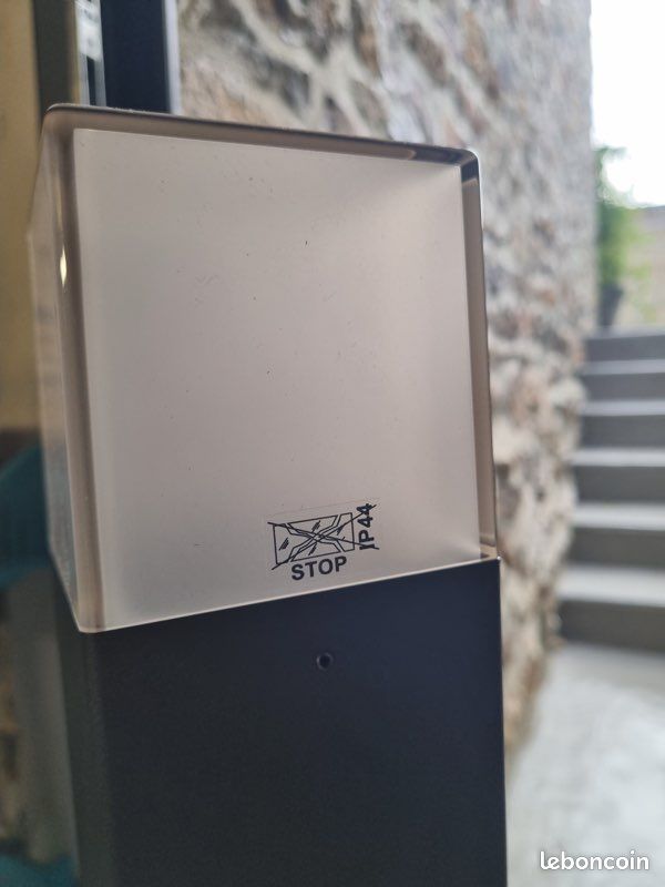 Borne Luminaire Piquet SLV Noir – Éclairage Extérieur Câblé