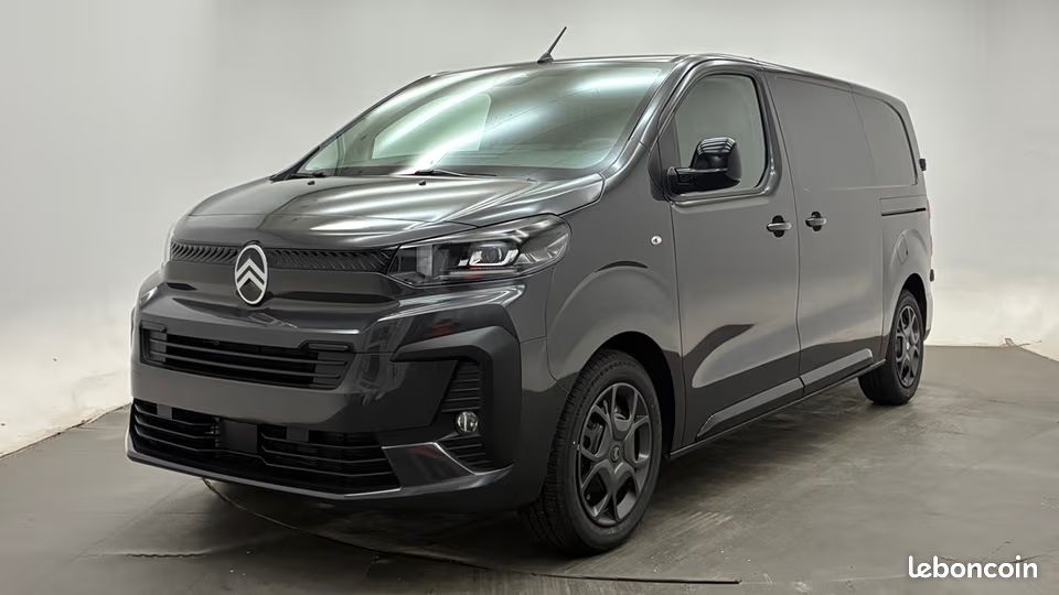 CITROEN JUMPY III Phase 2 FOURGON STANDARD « M » 2.2 Blue HDI 150 EAT8 03 PLACES NEUF avec 2 PORTES LATÉRALES + HABILLAGE BOIS COMPLET + PACKS LOOK – CONNECTIVITÉ – CAMÉRA ( Prix de Vente 29 990 HT ) (image 9)