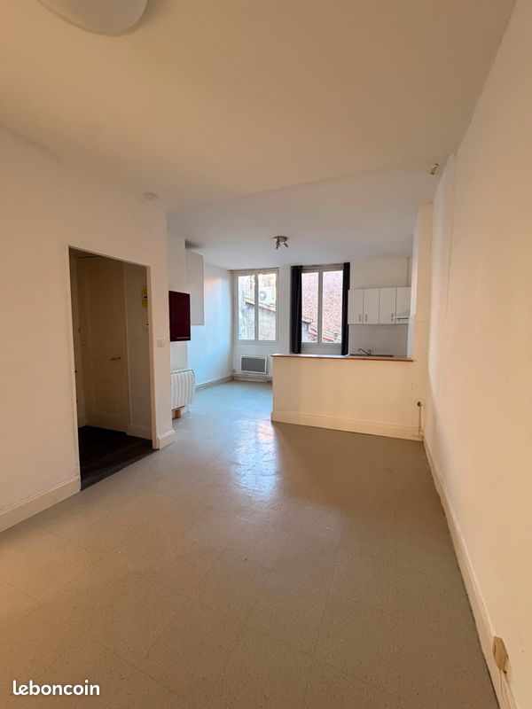 Appartement 3 pièces 55 m² · à Saint-Étienne · 55 m² · 550 €