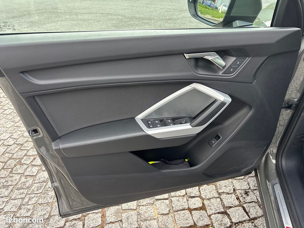 AUDI Q3 Sportback 35 TFSI 150 ch S tronic 7 S line (image 21)