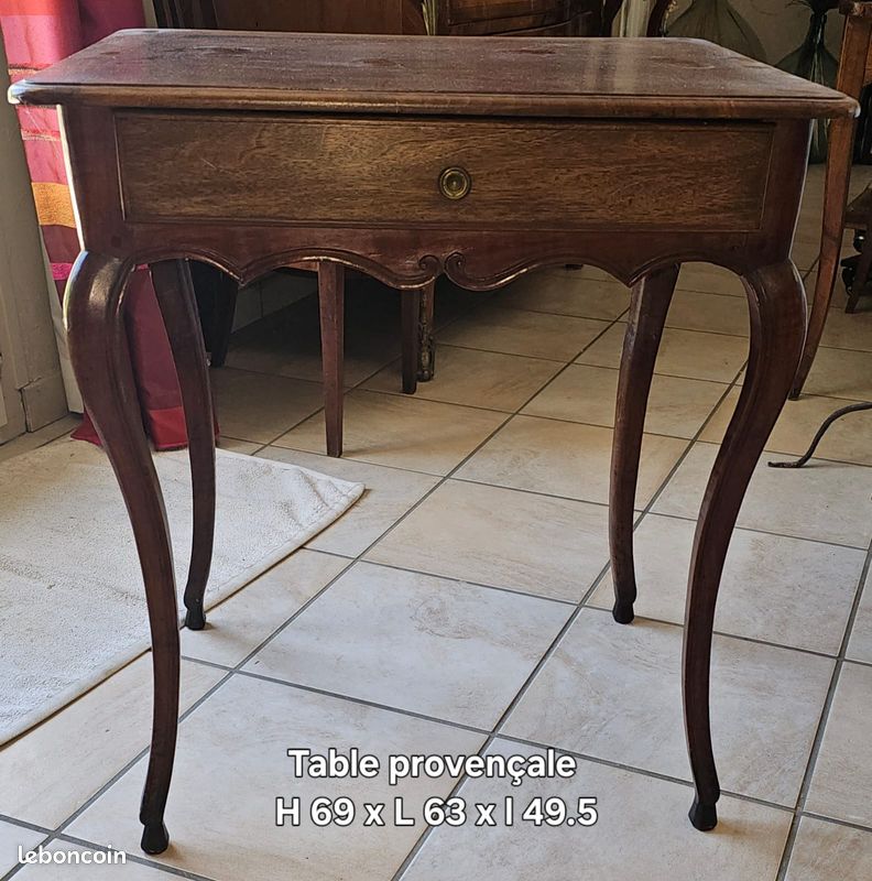 Petite table d'appoint de cabaret style Louis XV (image 1)