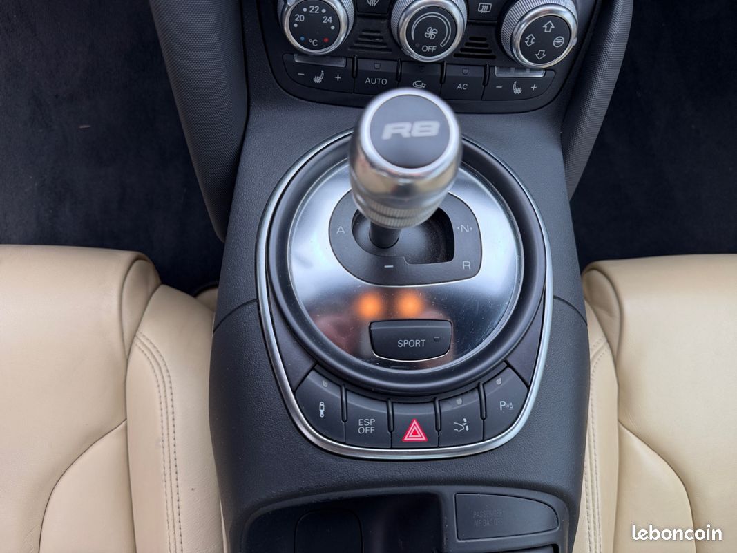 AUDI R8 V8 4.2 FSI QUATTRO 420 R-TRONIC 420Ch - Bang Olufsen - Sièges éléctrique/chauffants - Magnetic Ride - Caméra de Recul - GARANTIE 12 MOIS (image 20)